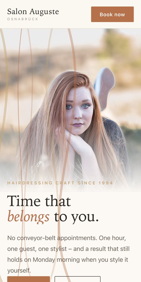 Salon Auguste on a smartphone